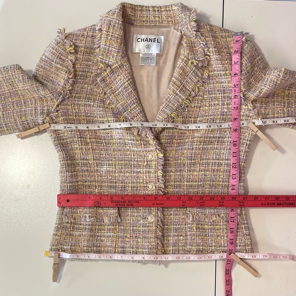 SOLD 🐣🌸 CHANEL blazer jacket skirt suit set tweed Boucle pink purple yellow - Picture 10 of 16
